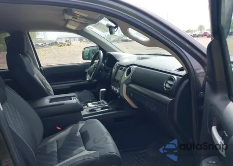 2019 Toyota Tundra Sr5 5.7L V8 из США, поврежденный, VIN 5TFDW5F1XKX799650